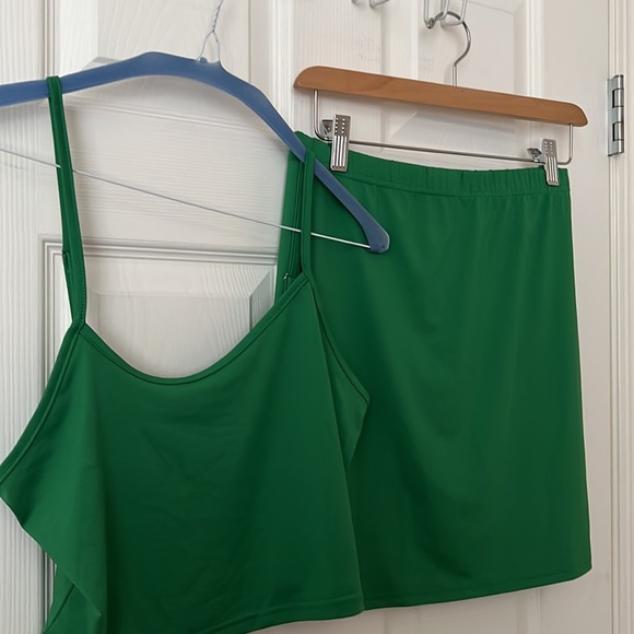 Two piece it - Picture 2 of 2